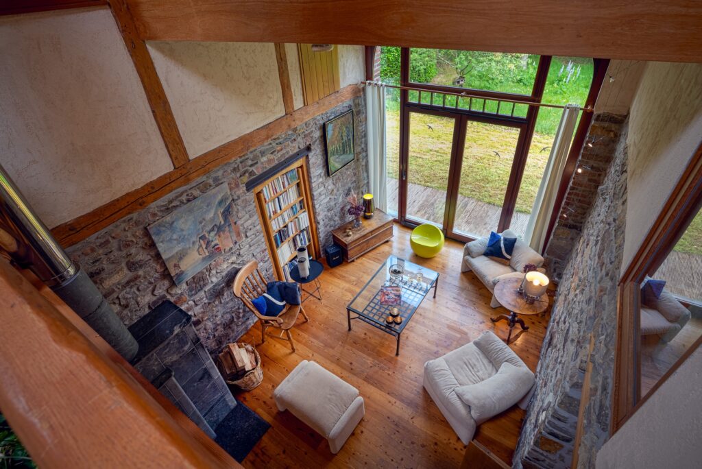 clik_immobilier_salon Photo d'un bien à vendre illustrant l'activité de CLIK dans le secteur de l'immobilier