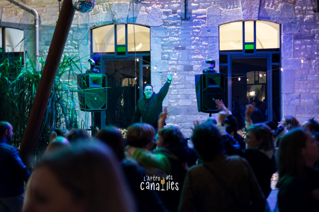 Apéro_des_Canailles_113 Photo de l'Apéro des Canailles illustrant l'activité de CLIK dans l'événementiel